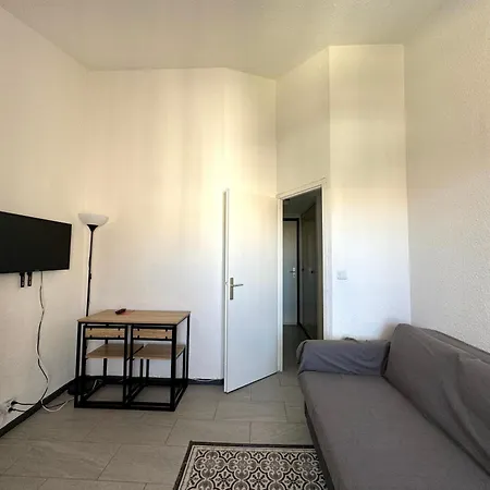 2 Couchages Vue Port Piscine Le Cap D'agde Appartement Agde