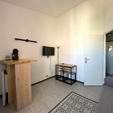 2 Couchages Vue Port Piscine Le Cap D'agde Agde