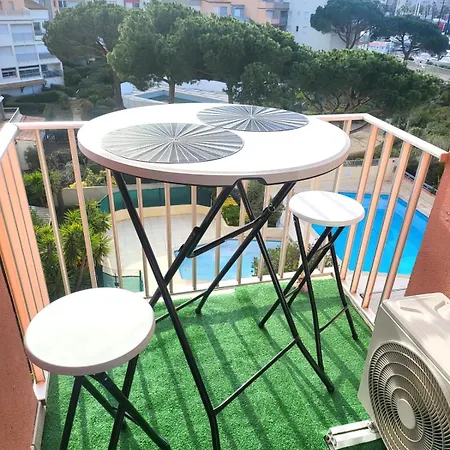2 Couchages Vue Port Piscine Le Cap D'agde Appartement