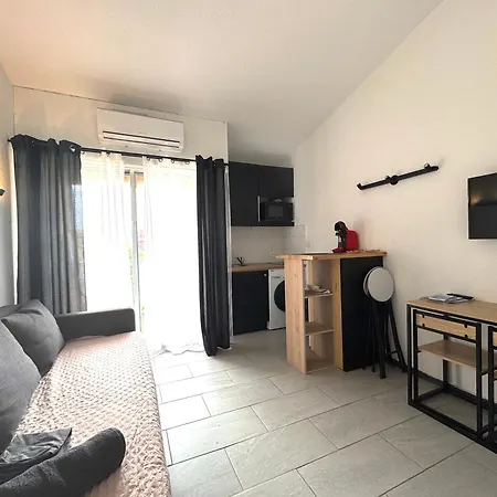 2 Couchages Vue Port Piscine Le Cap D'agde Appartement